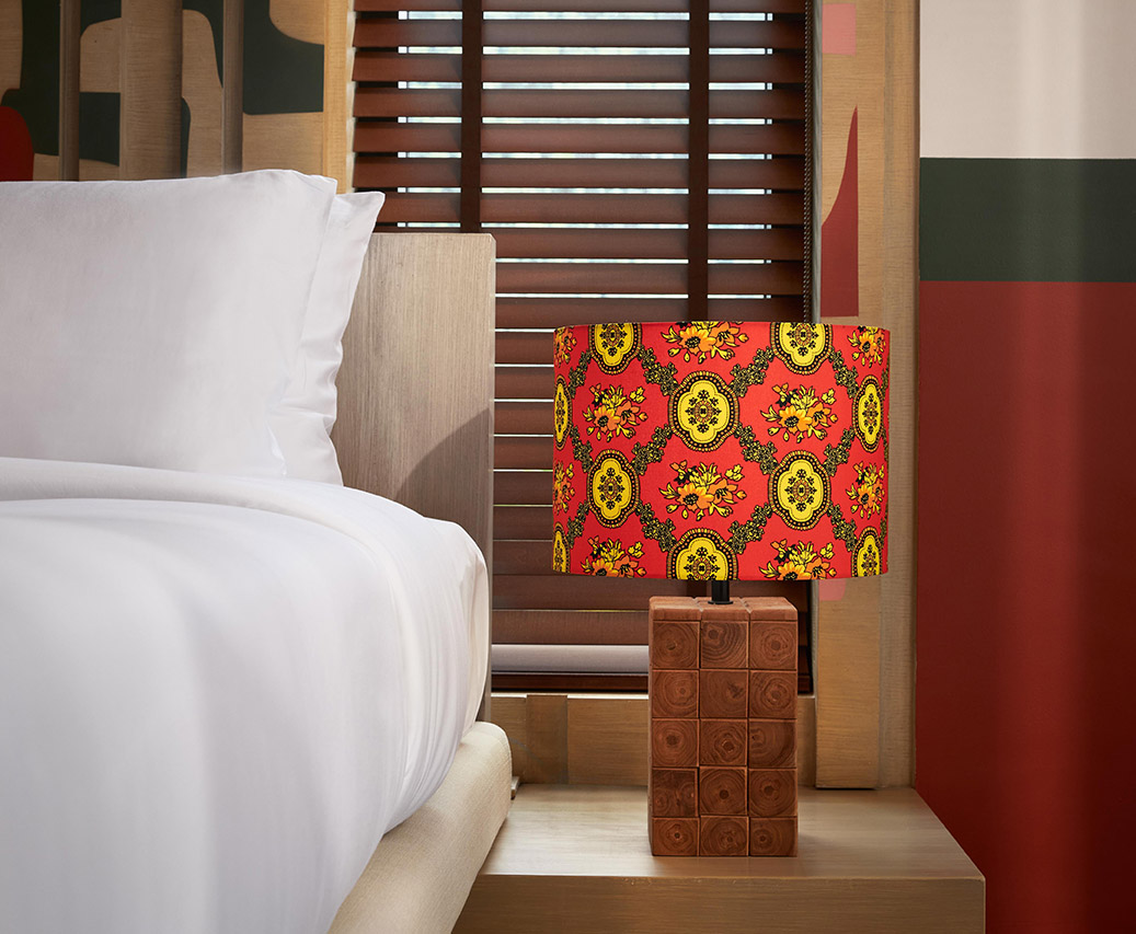 Corner king garden view