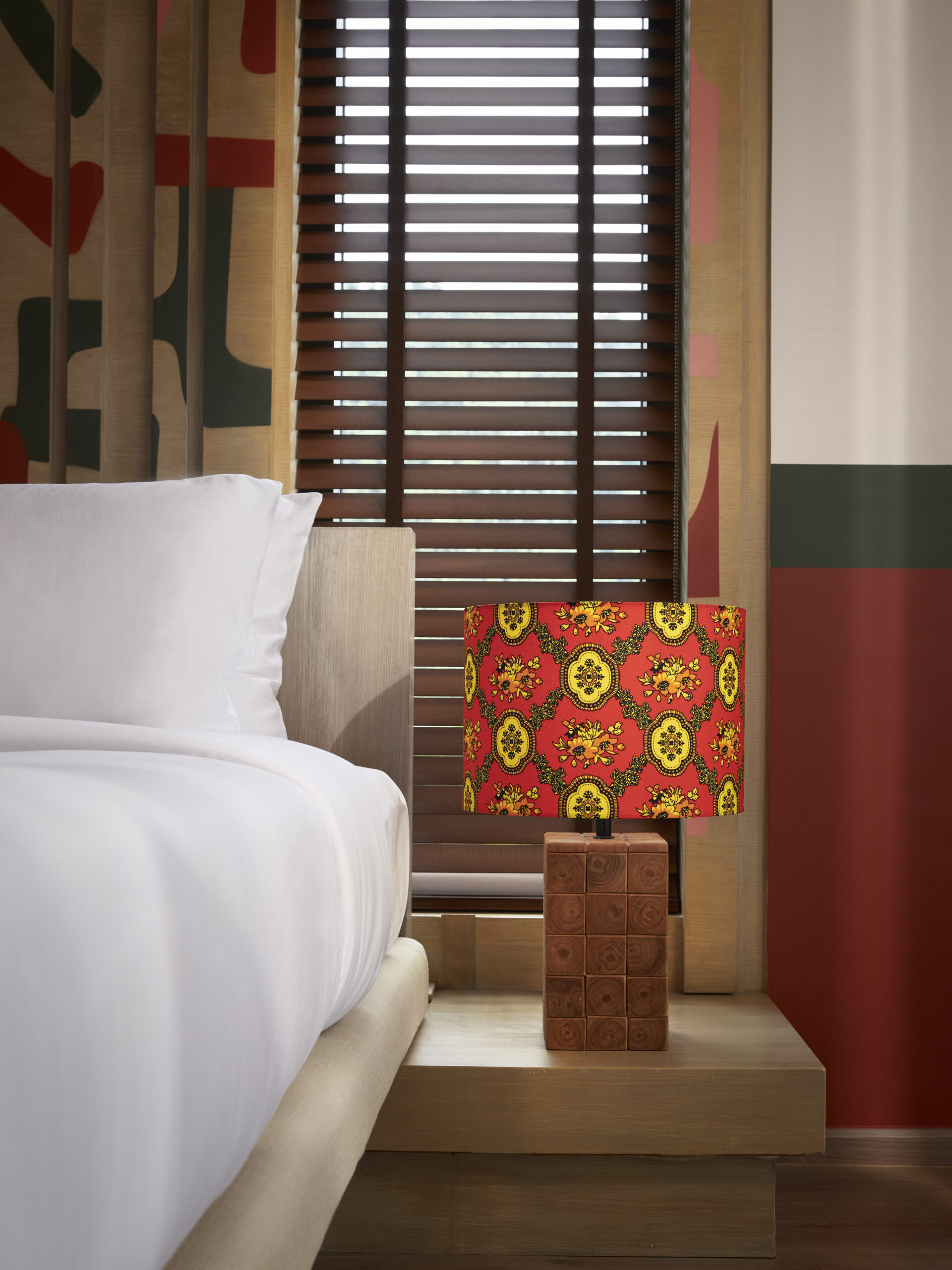 Deluxe corner mountain view